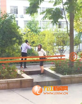 胡女士拍下的行骗男女照片。（本图由胡女士提供）